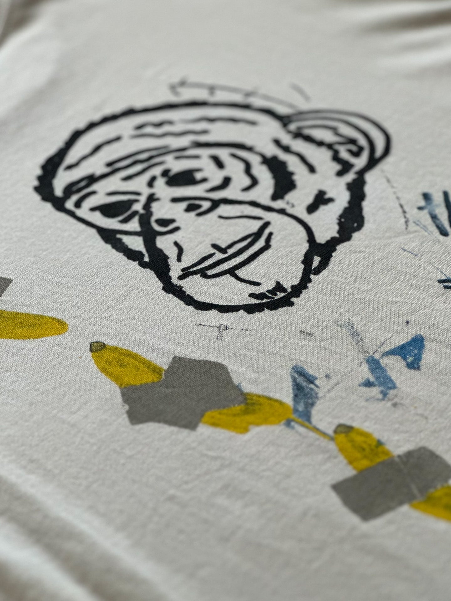 CHIMP N' NANAS TEE
